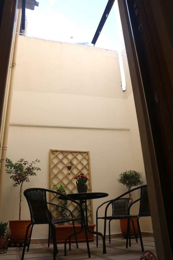 Quiet Urban Studio With Private Backyard Салоніки Екстер'єр фото