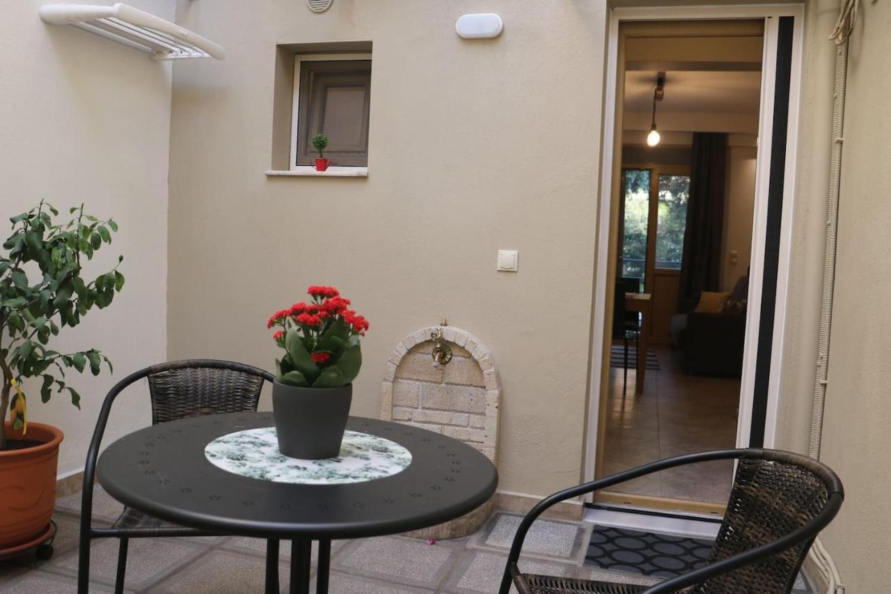 Quiet Urban Studio With Private Backyard Салоніки Екстер'єр фото